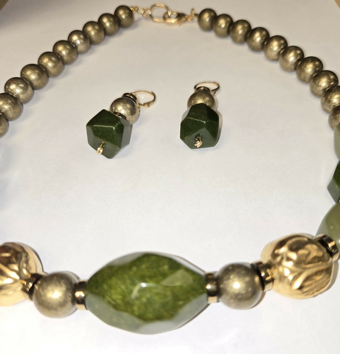 Olive goldness necklace set