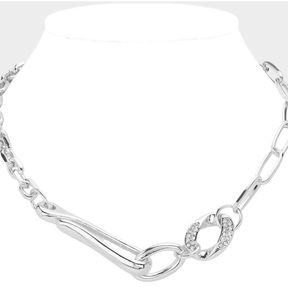 Silver Chainlink & Hook Necklace