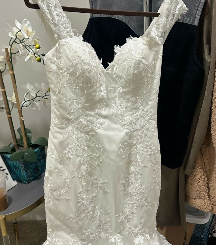 Erika’s bridal closet / Puff wedding gown
