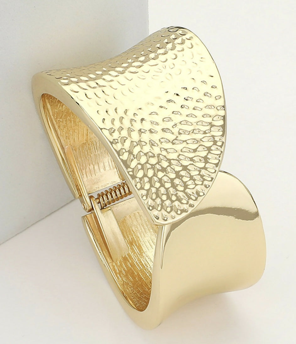 Lure Gold Signature Cuff