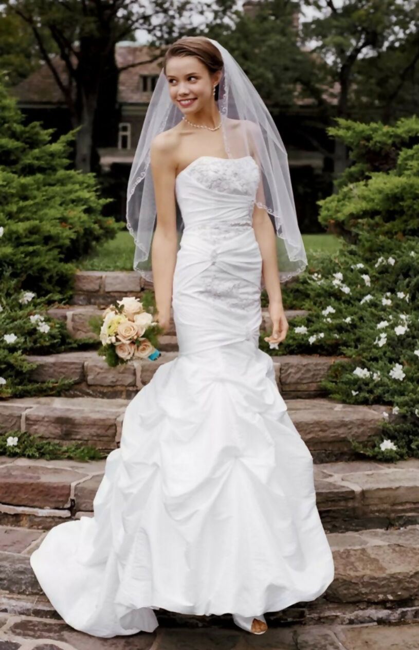 Erika’s bridal closet / Puff wedding gown