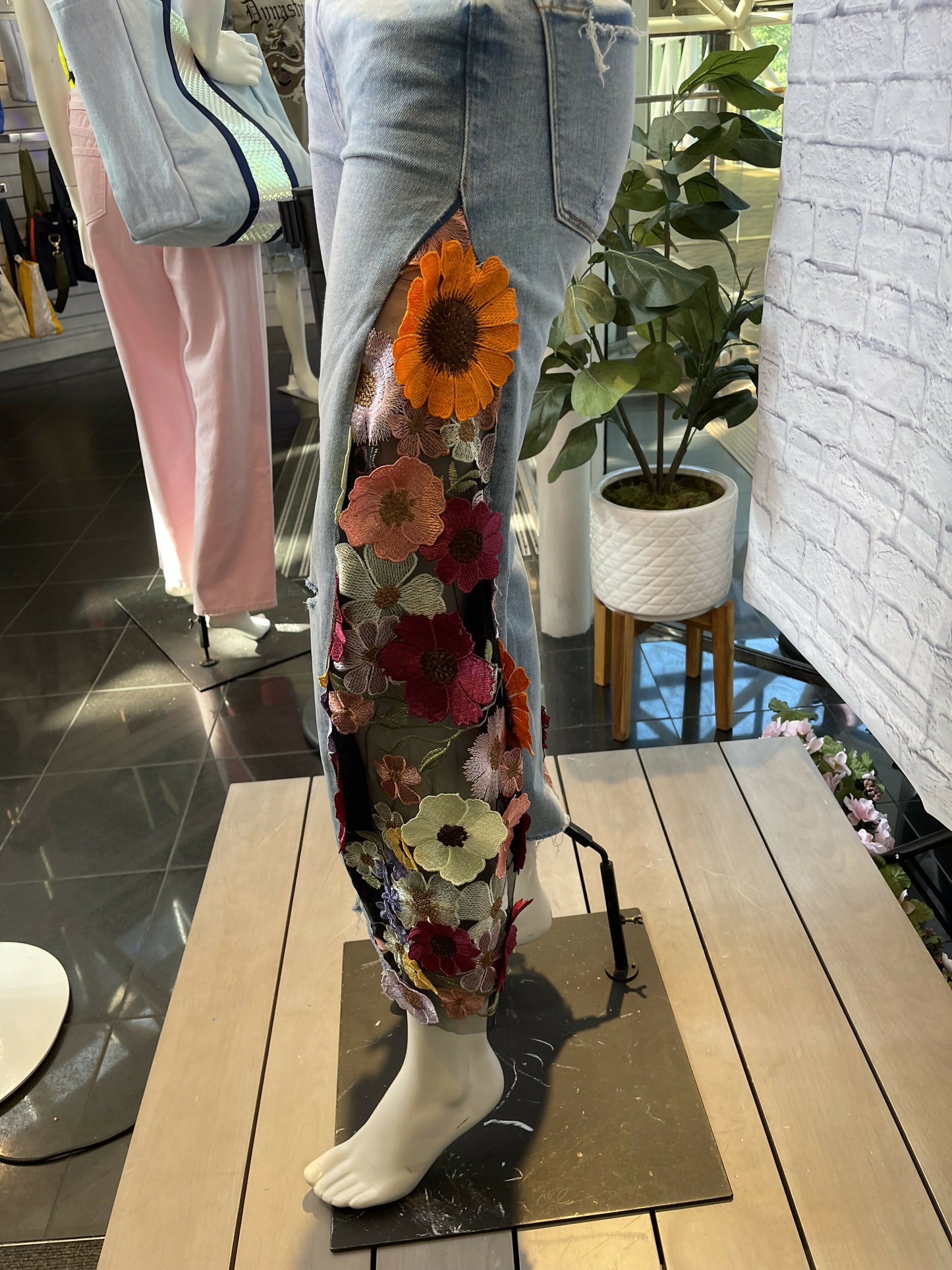 Denim with side panel 3d floral