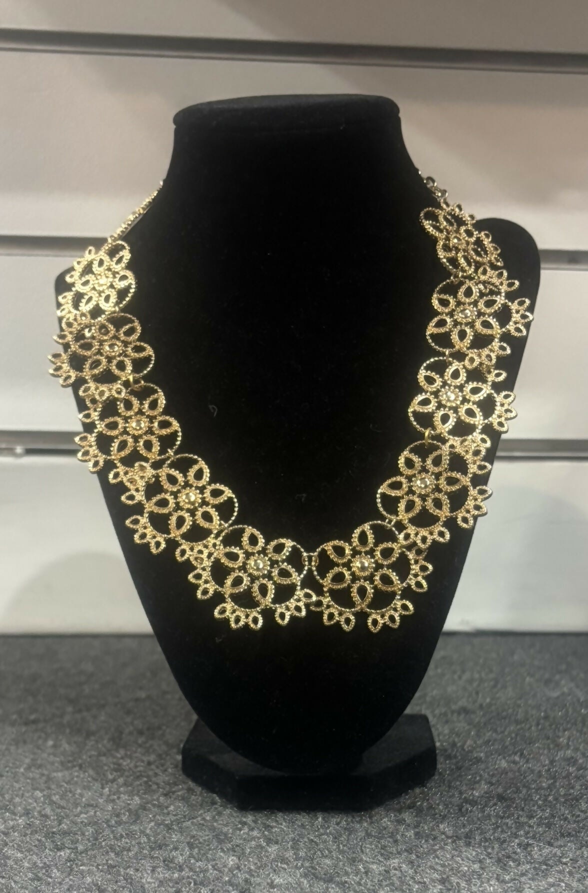 Vintage Delicate Lure Choker