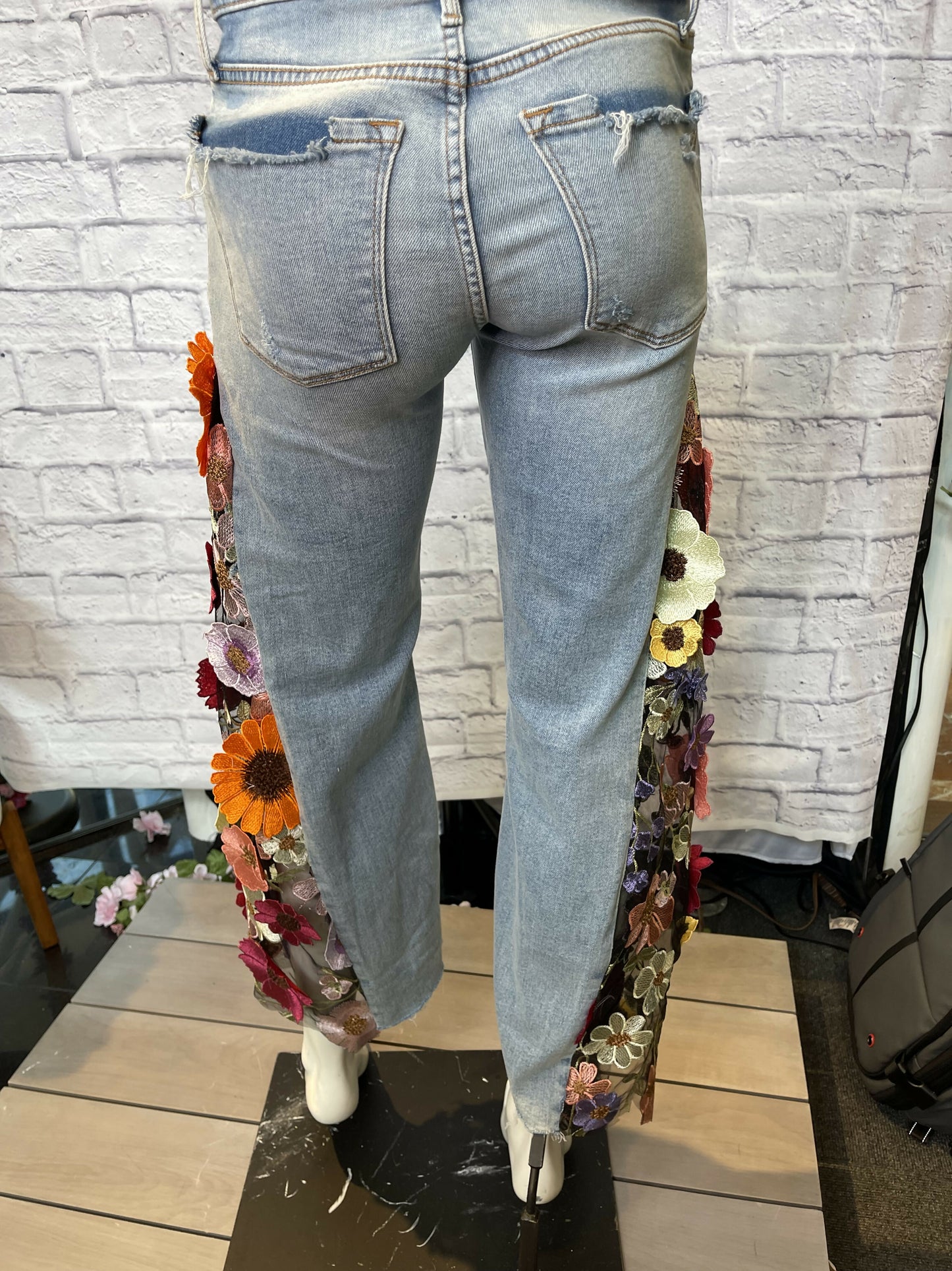Denim with side panel 3d floral