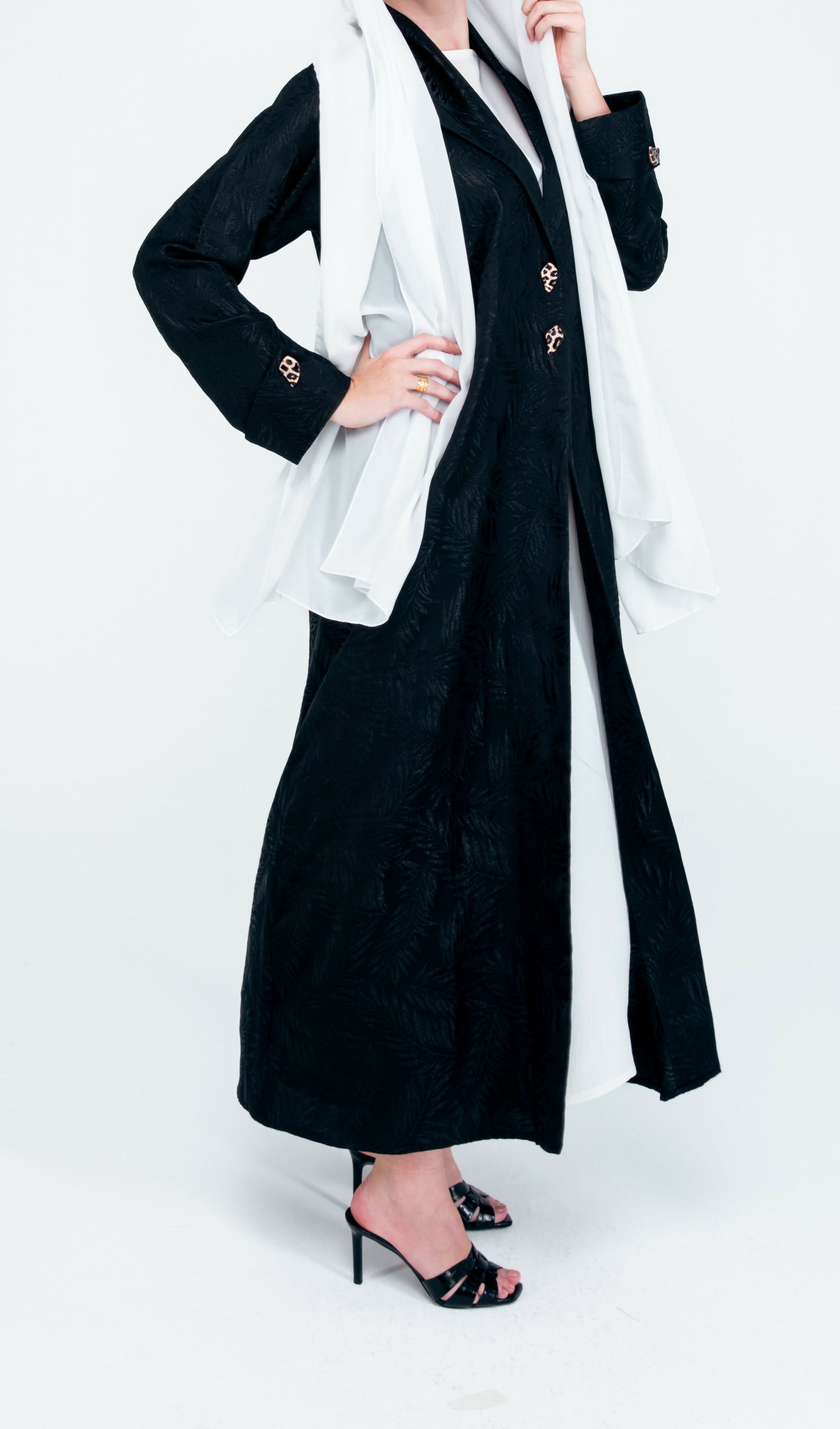 Abaya Dark Forest front and side