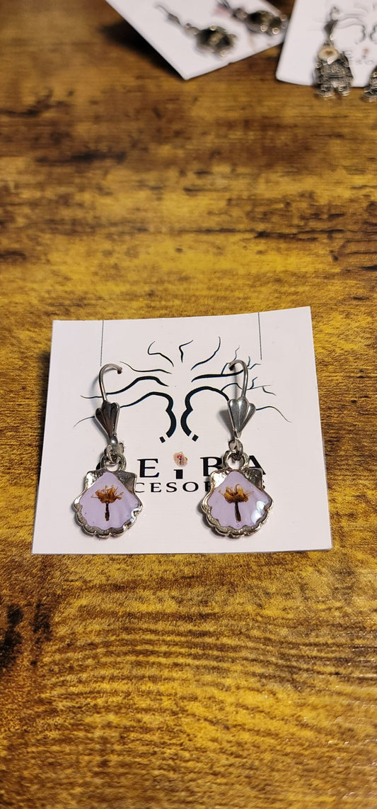 Earrings flower with shapes.