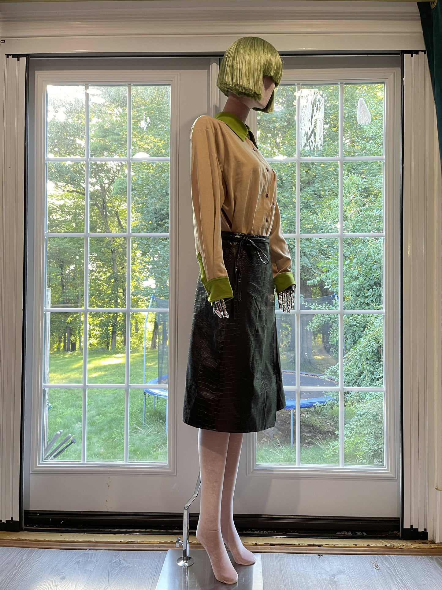 Versatile Contrasts: Khaki Green Long Sleeve Button-Down Shirt
