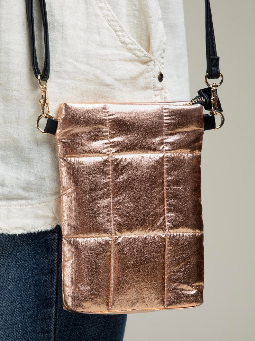 METALLIC BUBBLE CROSSBODY BAG