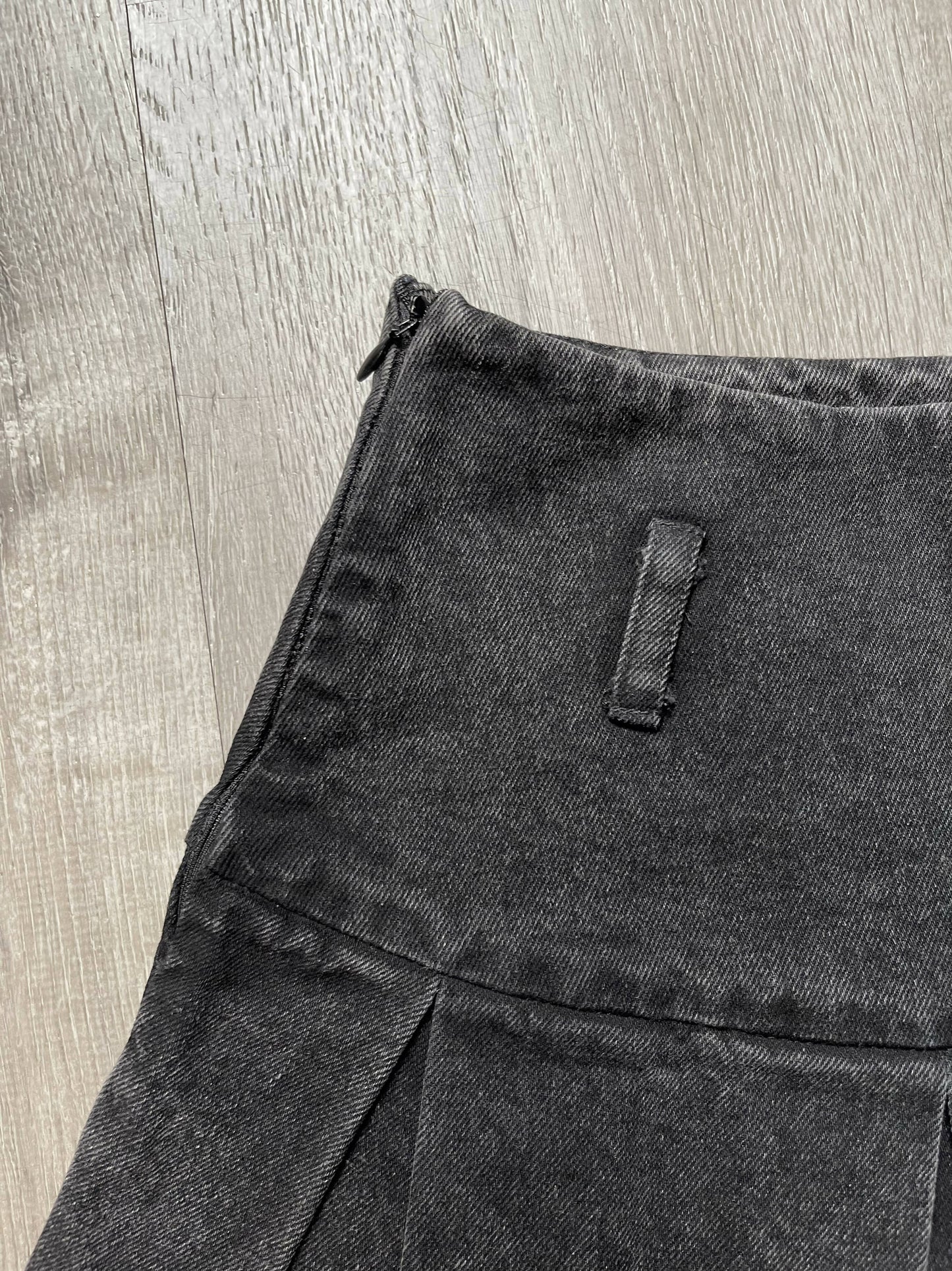 Urban Edge: Raw-Edged Dark Gray Washed Denim Pleated Skirt