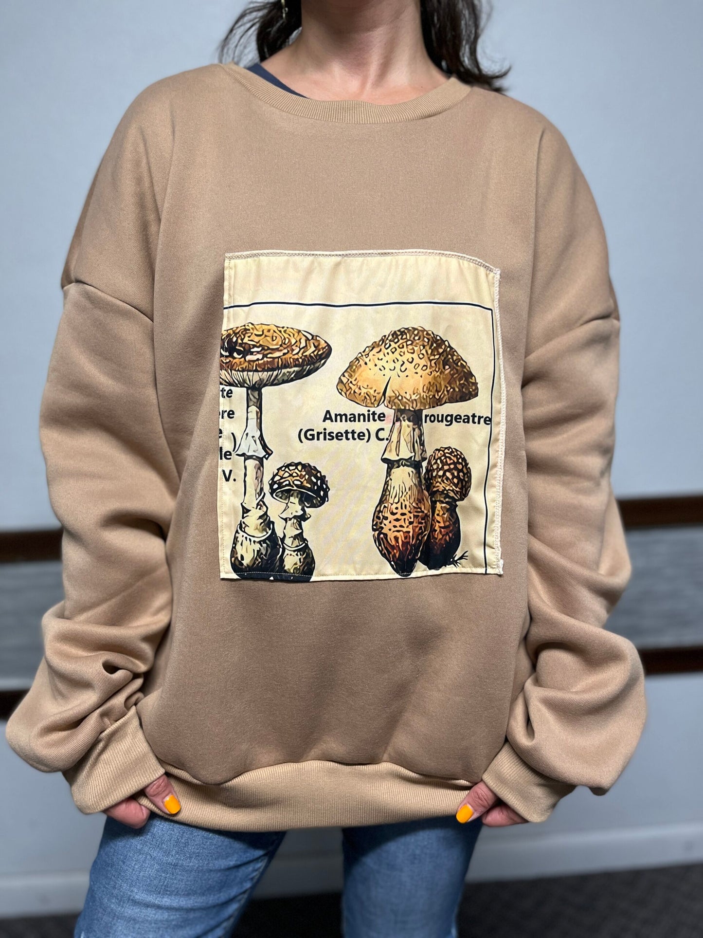 Sweatshirt beige with mushrooms Design. Size XL
