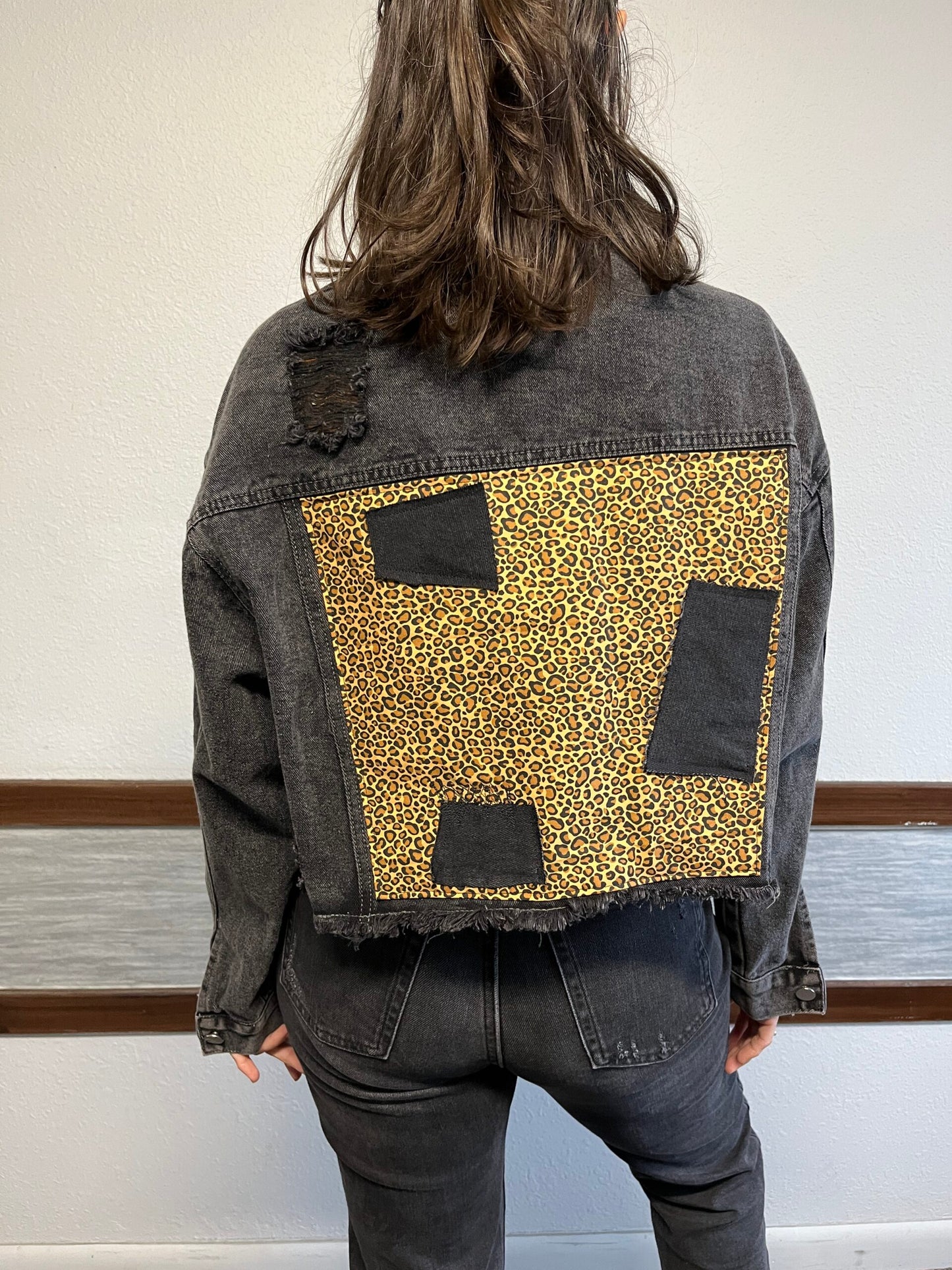 Jacket Exclusive Cheetah design.