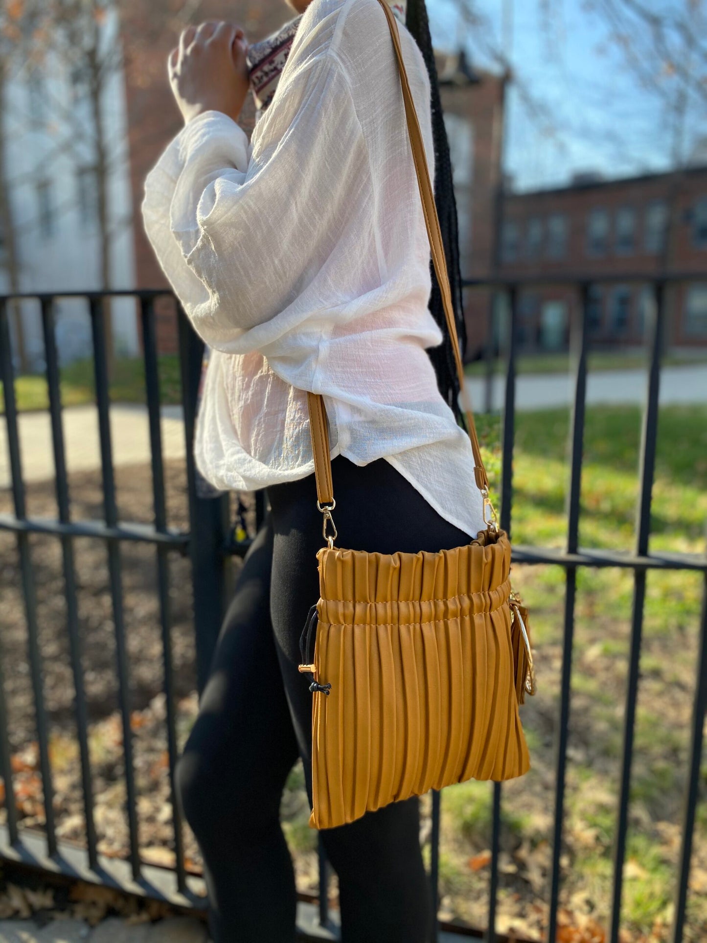 PLEATED CROSSBODY BAG