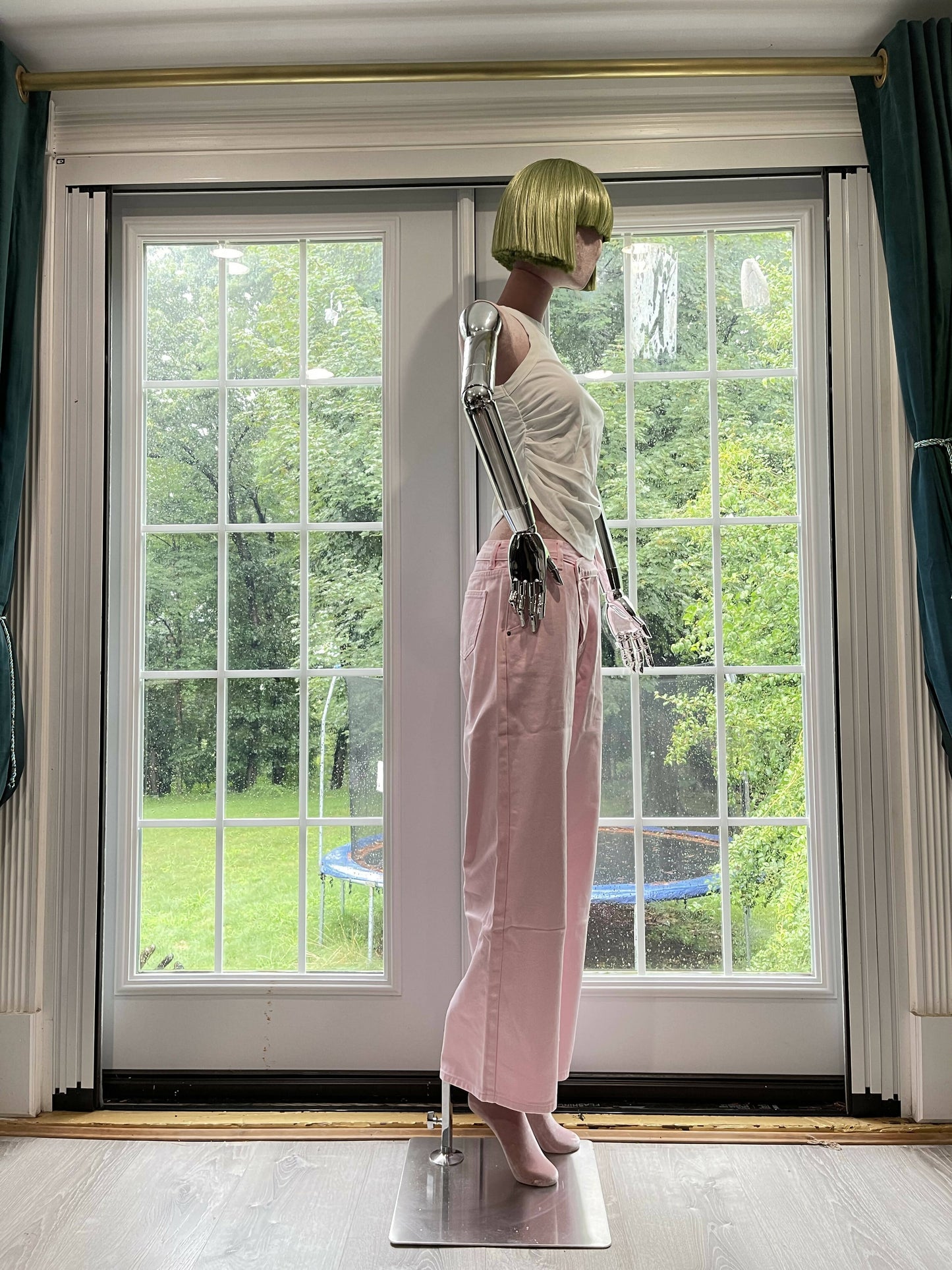 Folded Elegance: The Innovative Silhouette Sleeveless Cotton T-Shirt