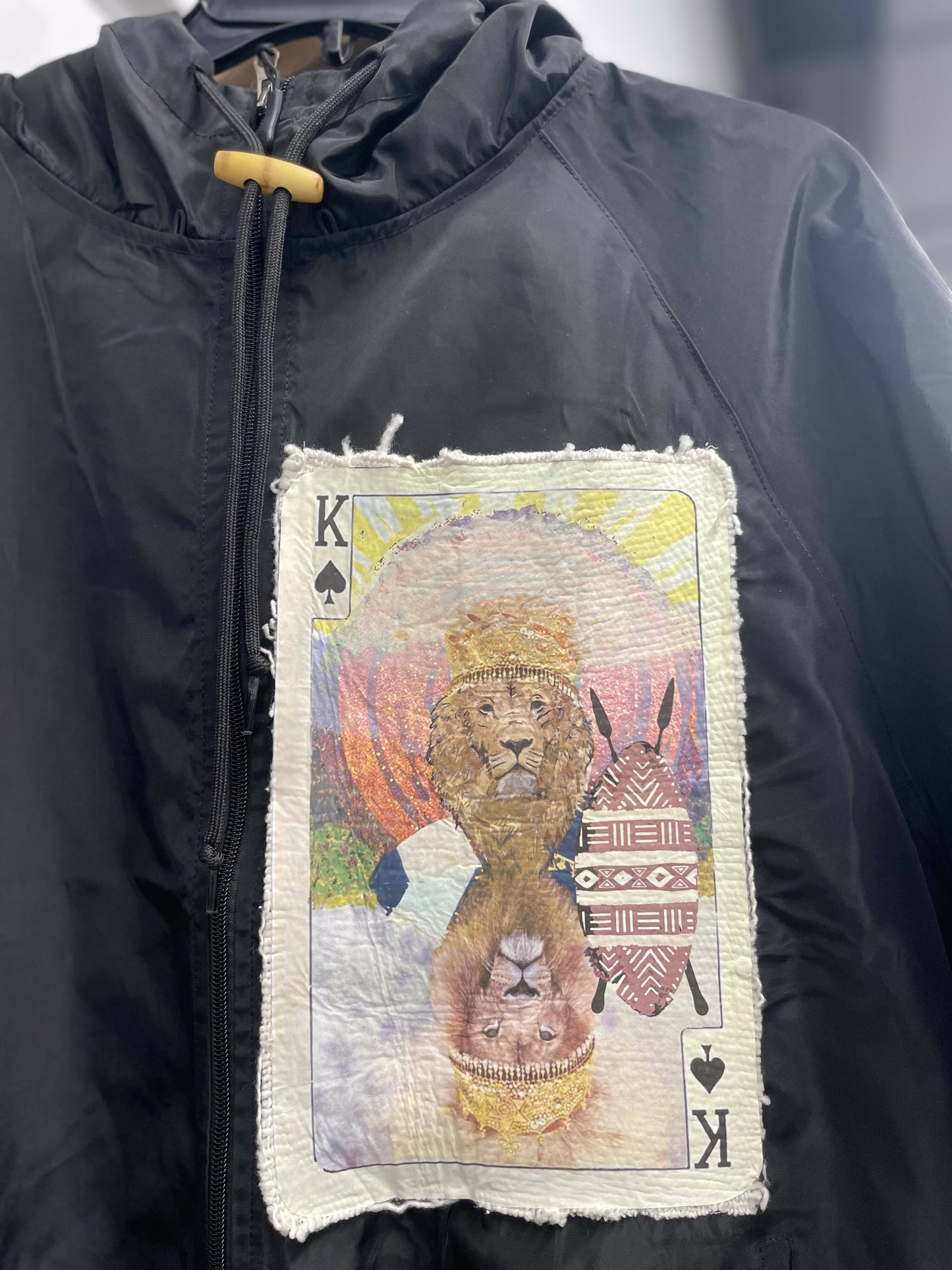 Leo Lion black windbreaker mens size medium