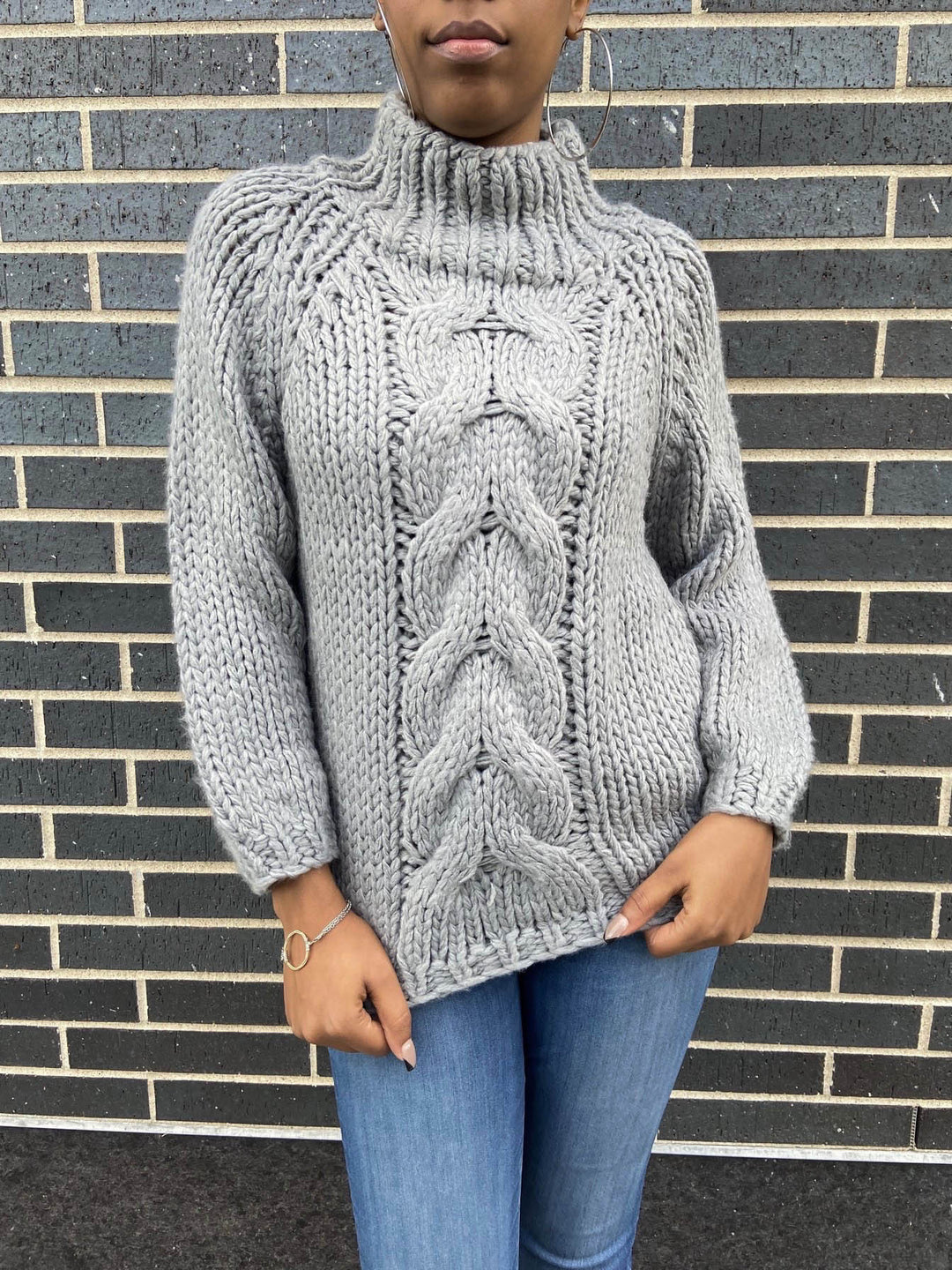 HANDMADE MID-TWIST SWEATER