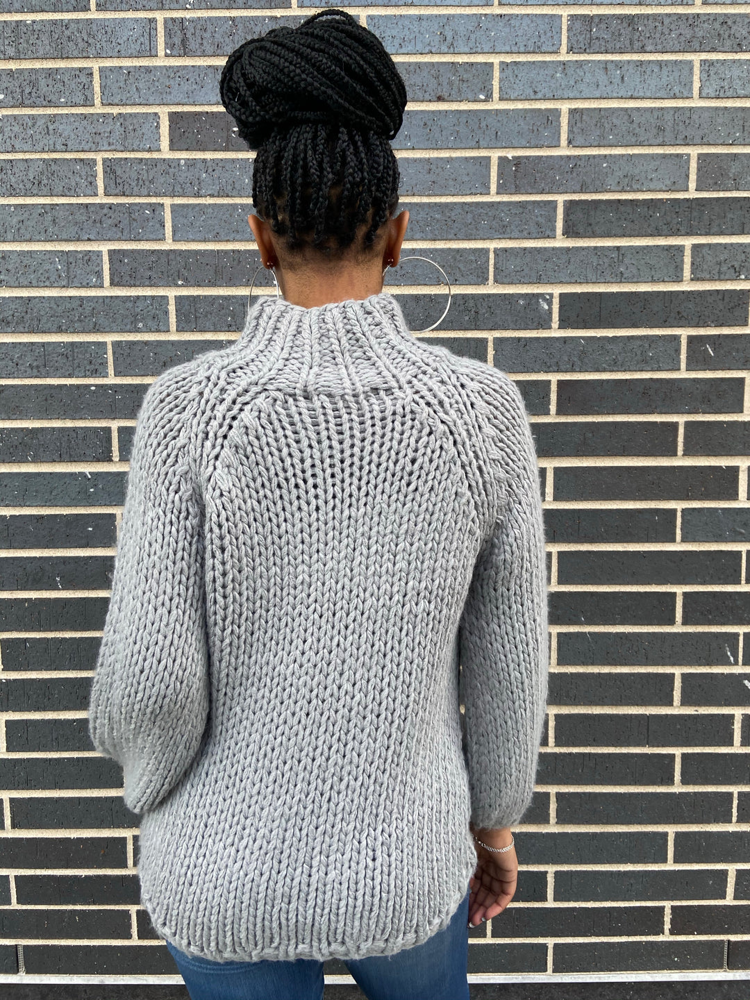 HANDMADE MID-TWIST SWEATER