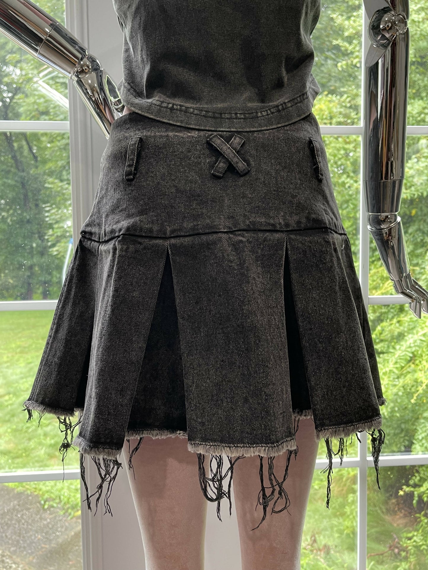 Urban Edge: Raw-Edged Dark Gray Washed Denim Pleated Skirt