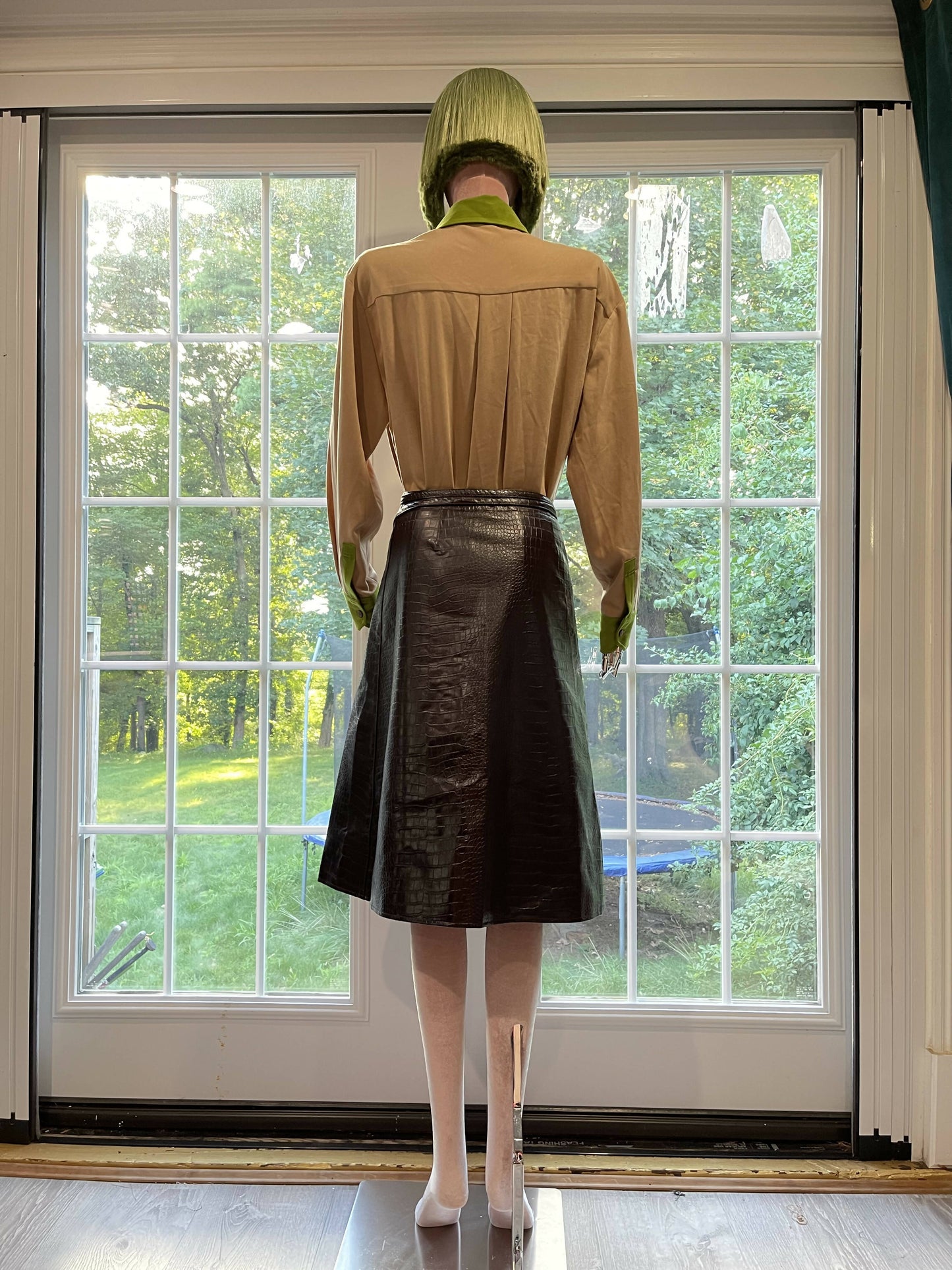 Versatile Contrasts: Khaki Green Long Sleeve Button-Down Shirt