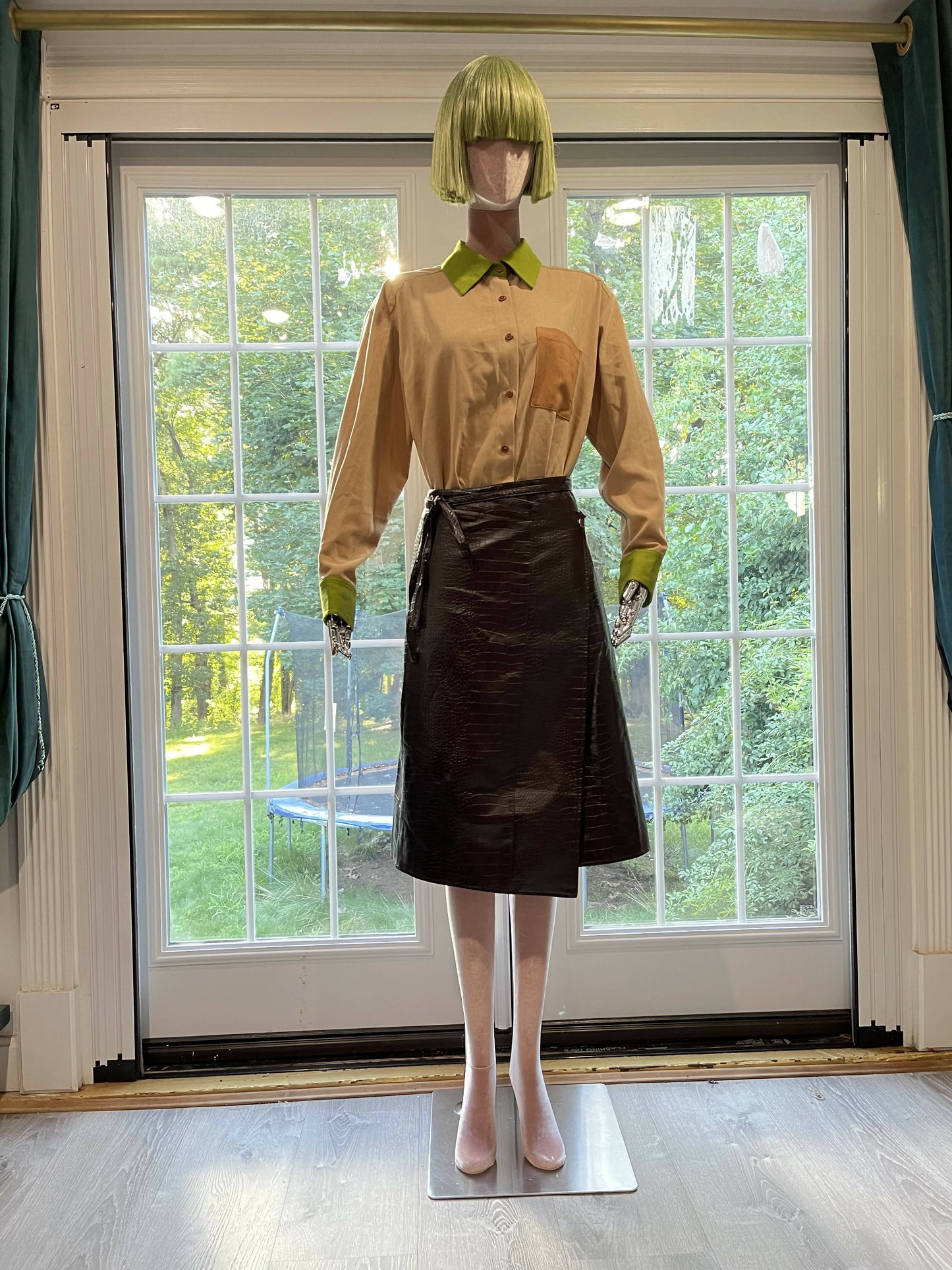 Versatile Contrasts: Khaki Green Long Sleeve Button-Down Shirt