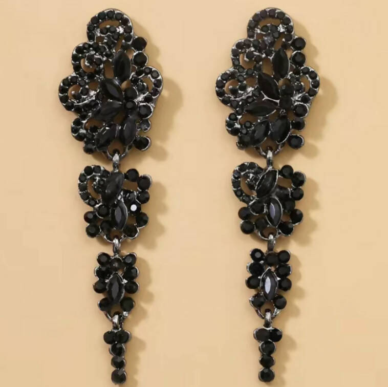 Dangle earrings