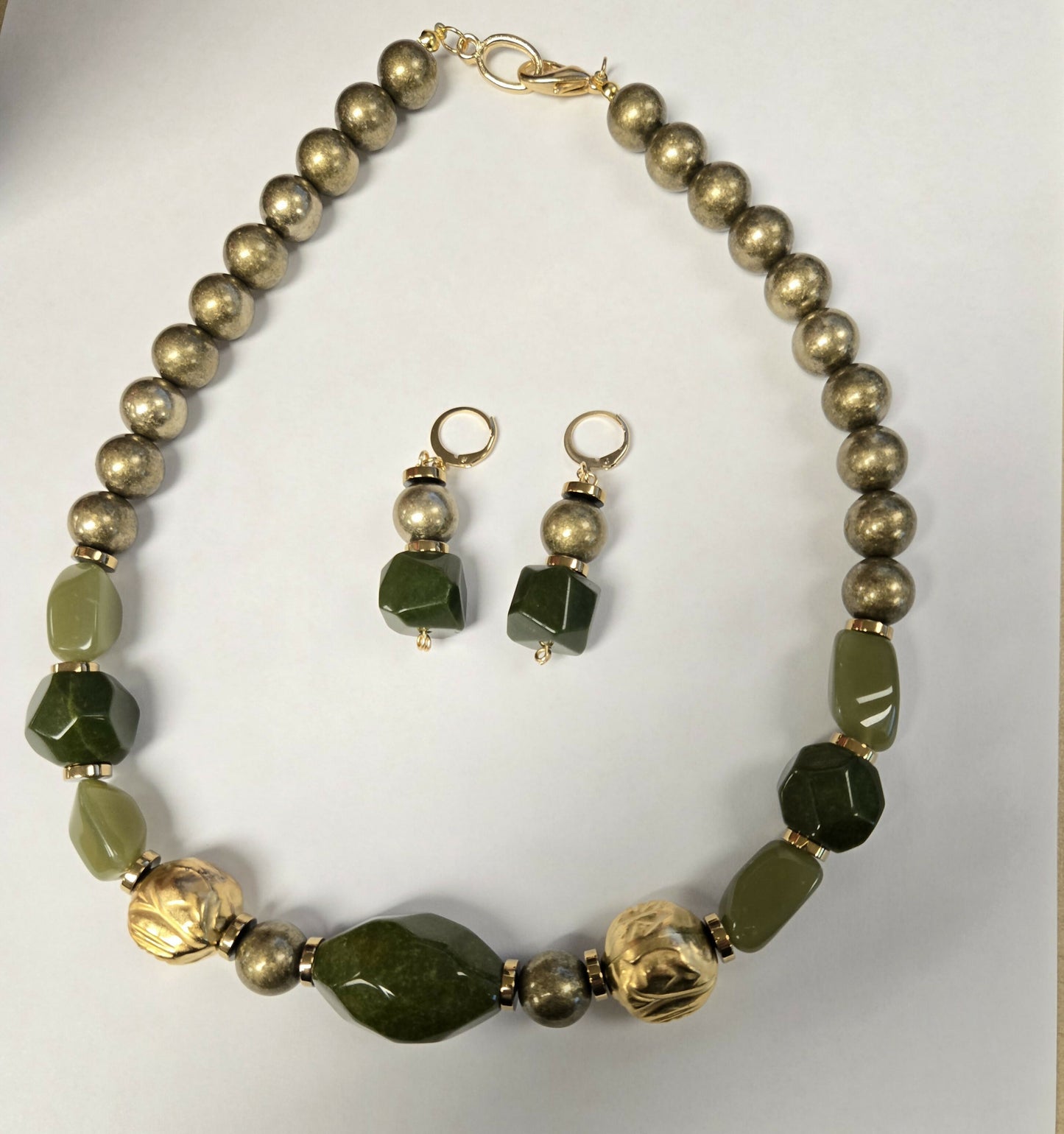 Olive goldness necklace set