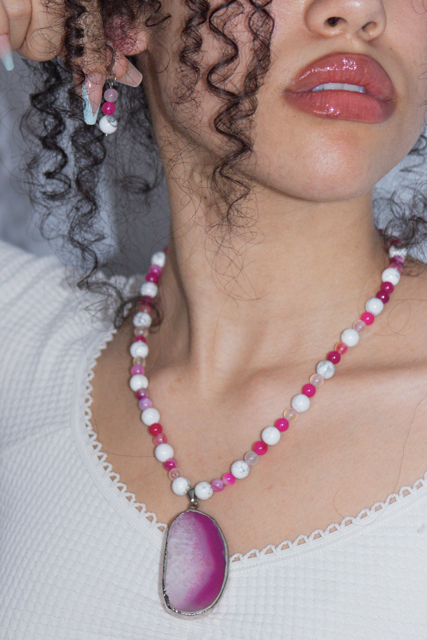 Rhodochrosite and howlite necklace set