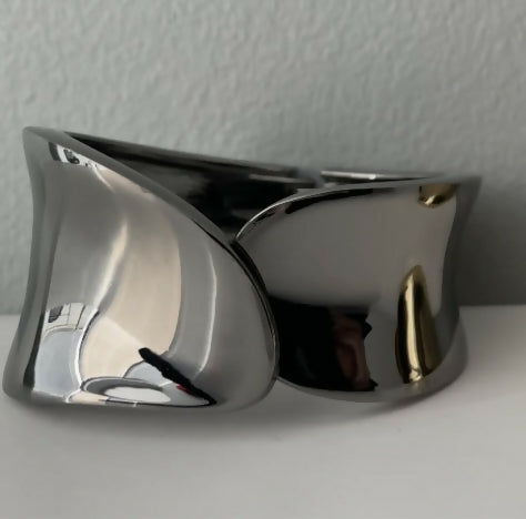Lure Charcoal Cuff