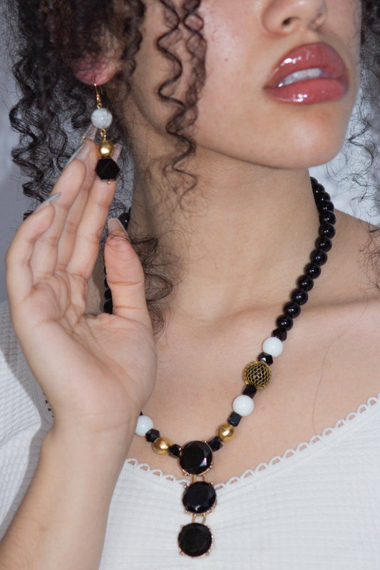 Classic necklace set