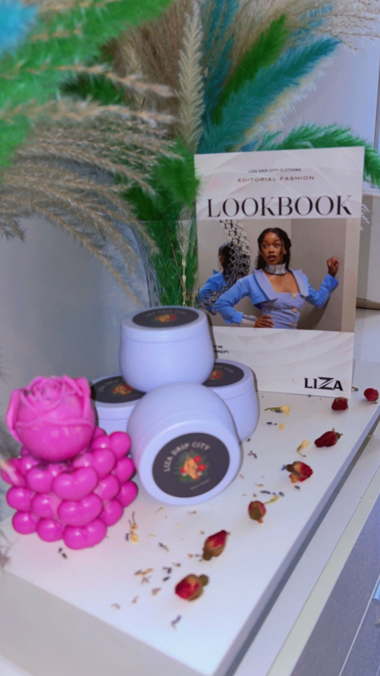 Bundle 3 ( lookbook, bold scent, big shape candle)