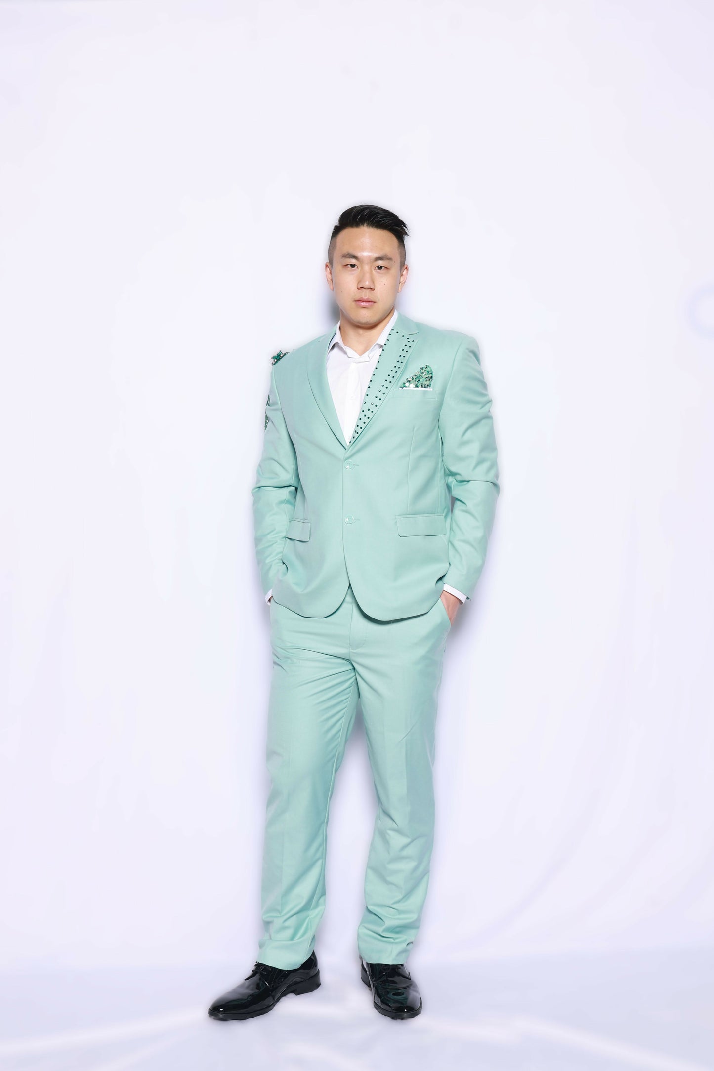 Mint Statement suit