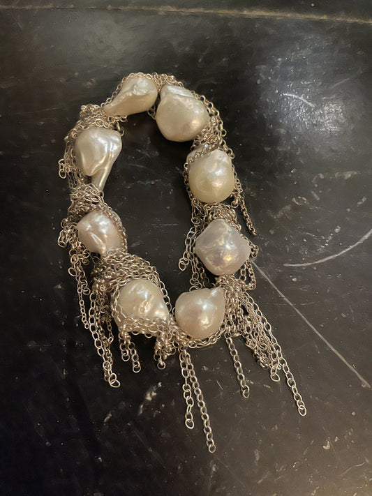 Fringe pearl bracelet