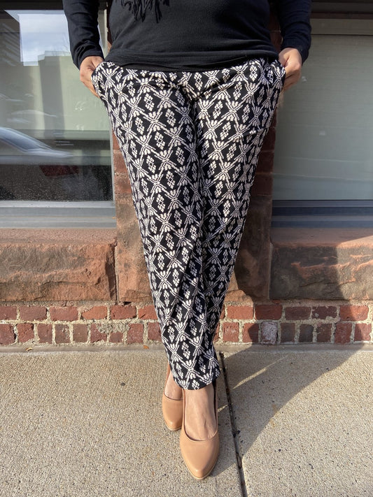 PRINTED CROPPED PANTS