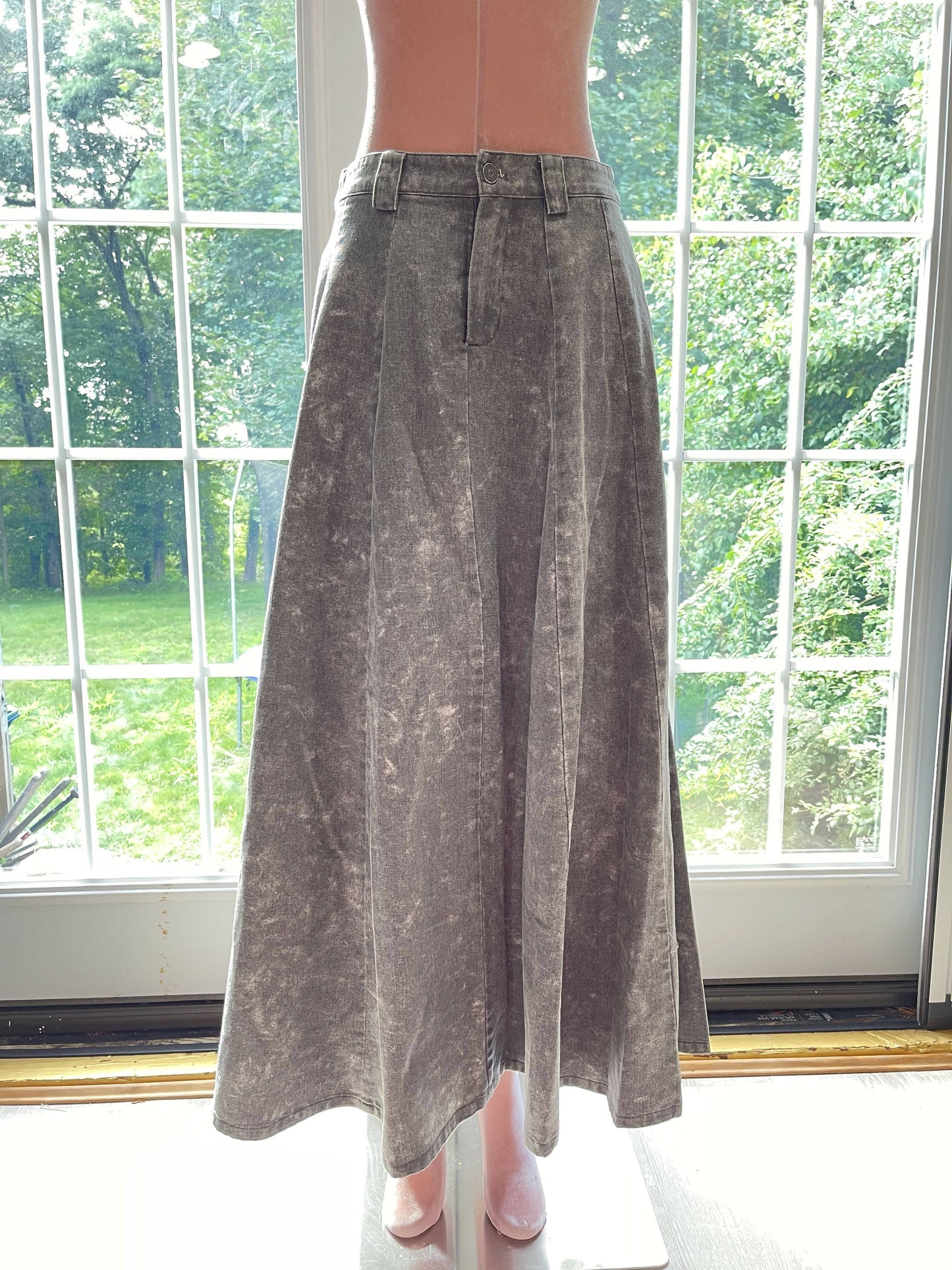 Snowfall Elegance: Ankle-Length Flare Denim Skirt with Gray Snowflake Pattern